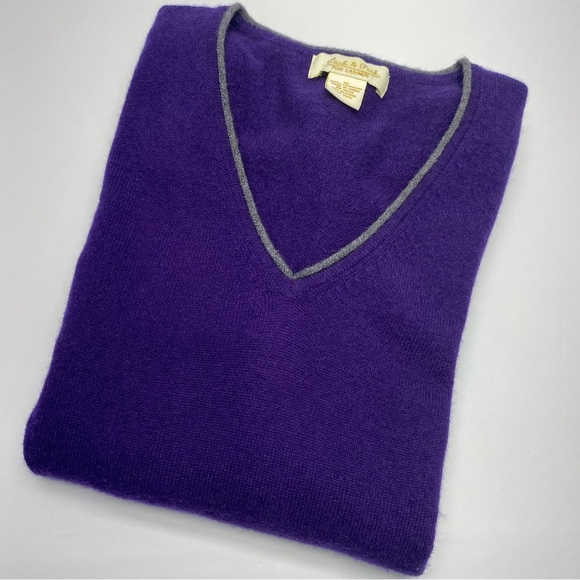 Peck & Peck Women’s Cashmere Purple V-Neck Sweater with Gray Trim Medium - Picture 10 of 11